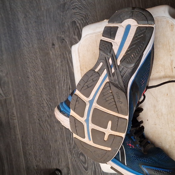 ASICS GT-2000 7 Shoes - Picture 13 of 16